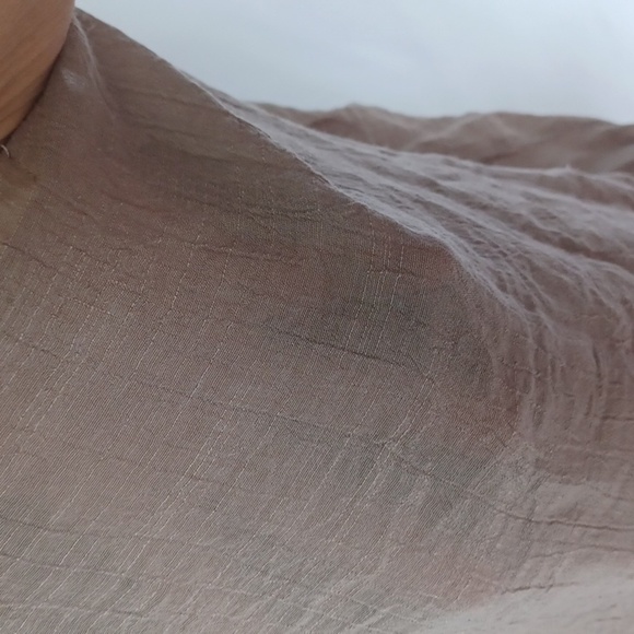 “MINE “Boho woman’s sleeveless Tan top, Flowers, Ruffles, Elastic - Picture 6 of 9